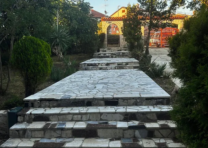 Aryan Ostanak kod kuće Porec