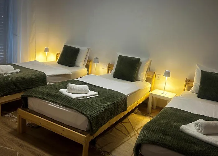 Aryan Ostanak kod kuće *