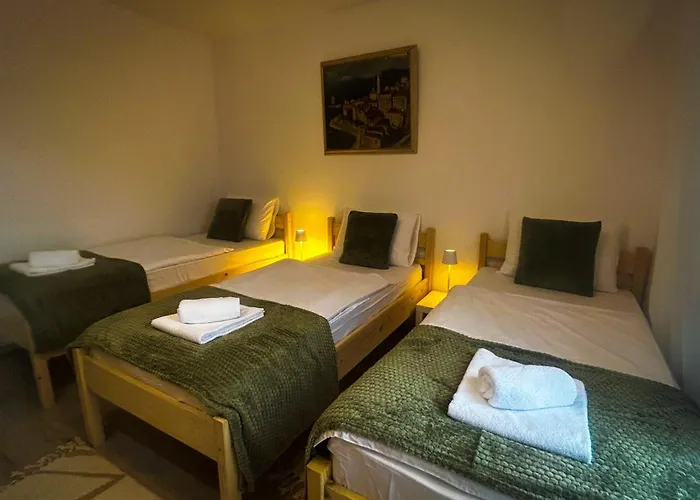 Aryan Ostanak kod kuće Porec