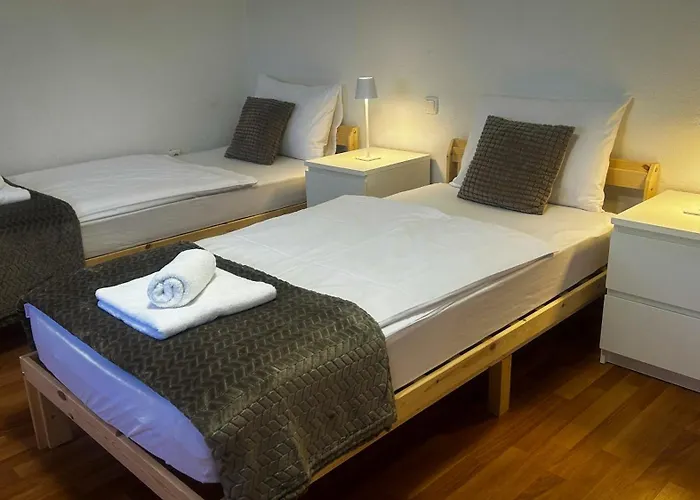 Aryan Ostanak kod kuće Porec