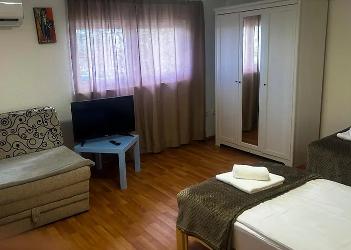 Ostanak kod kuće Aryan Porec